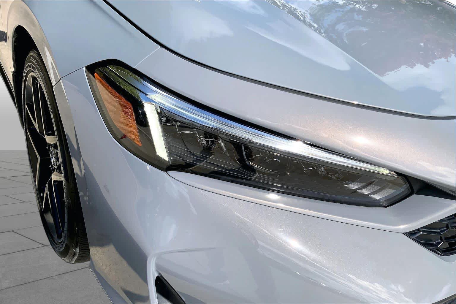 Used 2025 Honda Civic Sport image 26