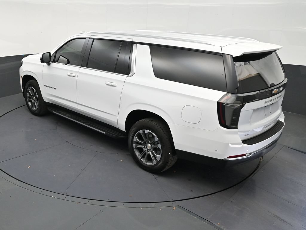Used 2026 Chevrolet Suburban LT w/ Comfort Package RWD image 14