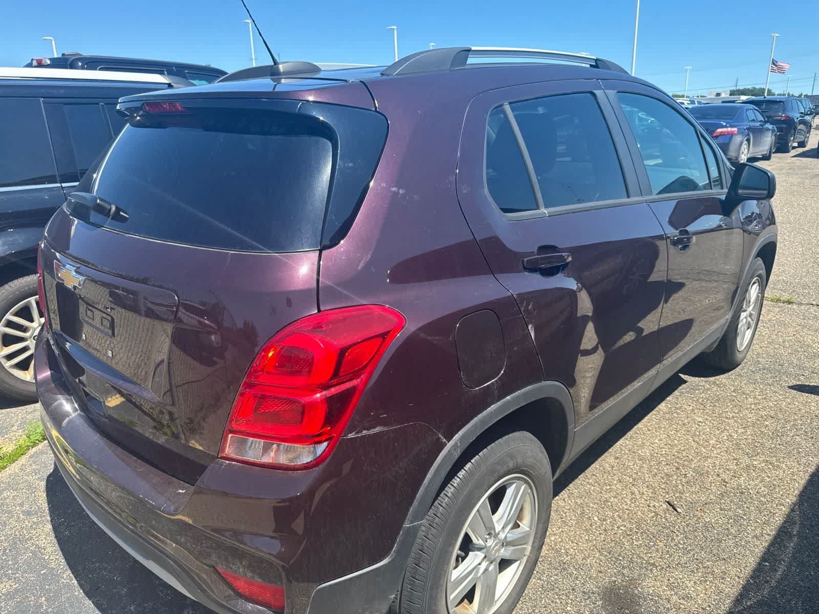 Used 2022 Chevrolet Trax LT w/ LT Convenience Package AWD/4WD image 13