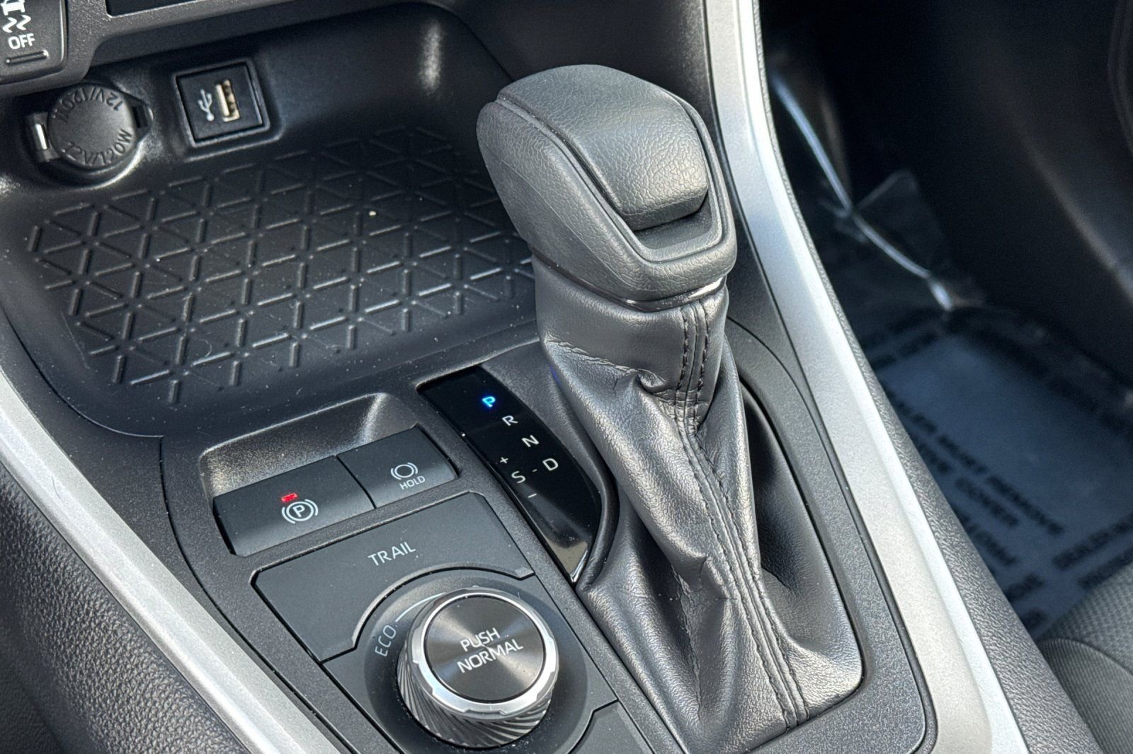 Used 2025 Toyota RAV4 XLE image 22
