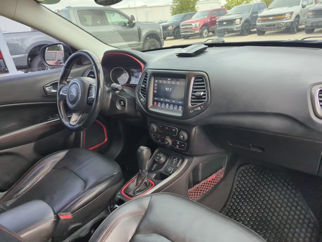 Used 2018 Jeep Compass Trailhawk w/ Leather Interior Group AWD/4WD image 23