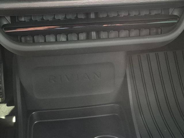 Used 2025 Rivian R1S Adventure Dual AWD/4WD image 15