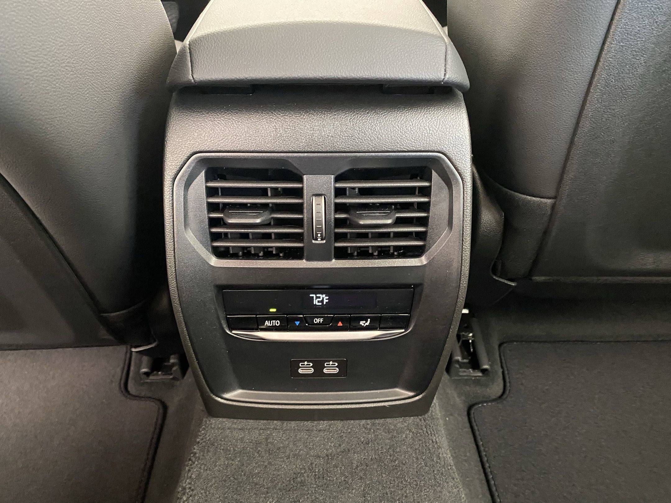 Used 2025 BMW 330i xDrive Sedan w/ Premium Package image 29