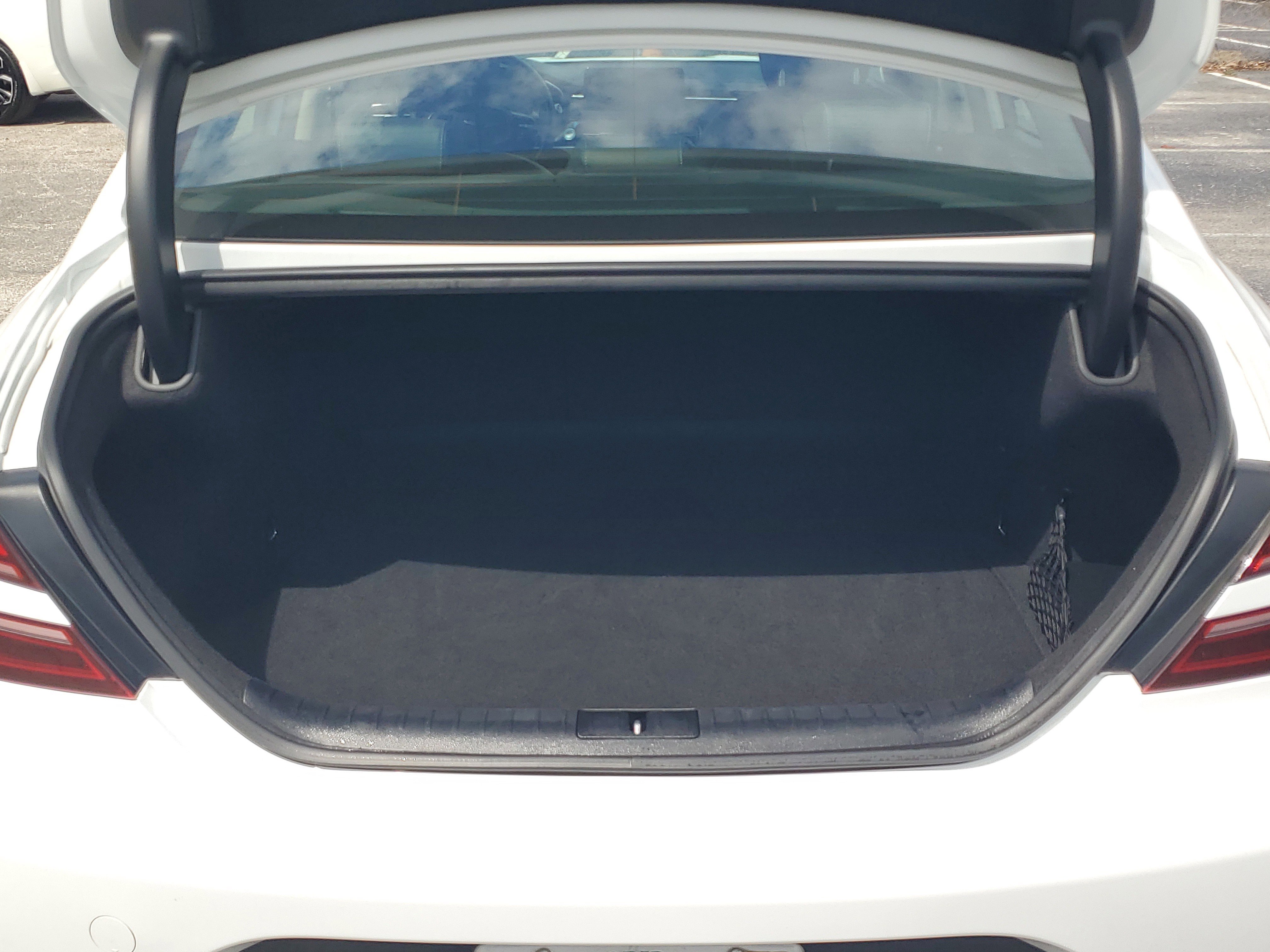 Used 2025 Genesis G70 2.5T image 6