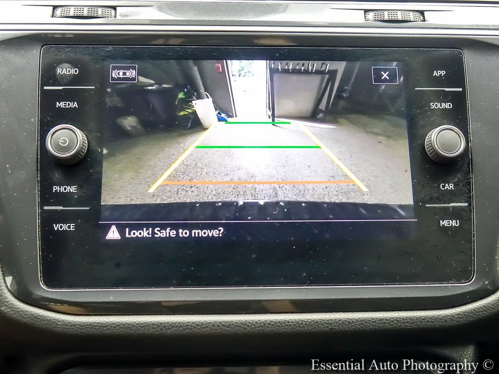 Used 2022 Volkswagen Tiguan SE AWD/4WD image 16