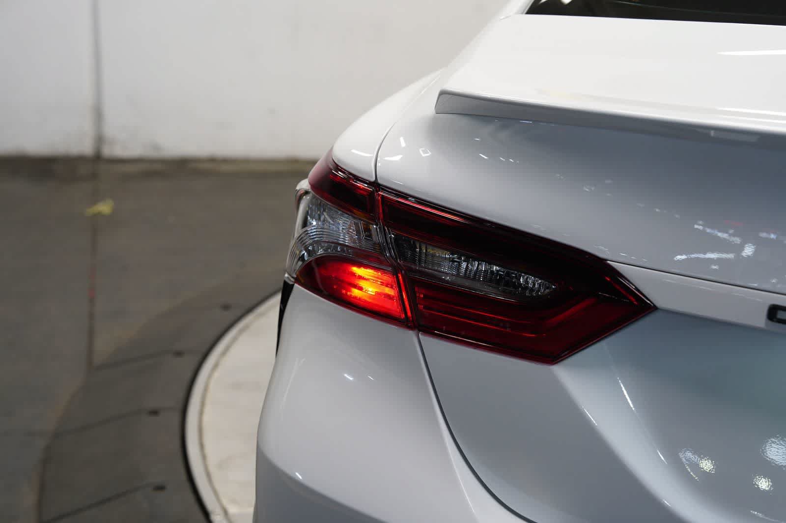 Used 2023 Toyota Camry SE w/ Audio Upgrade Package FWD image 11