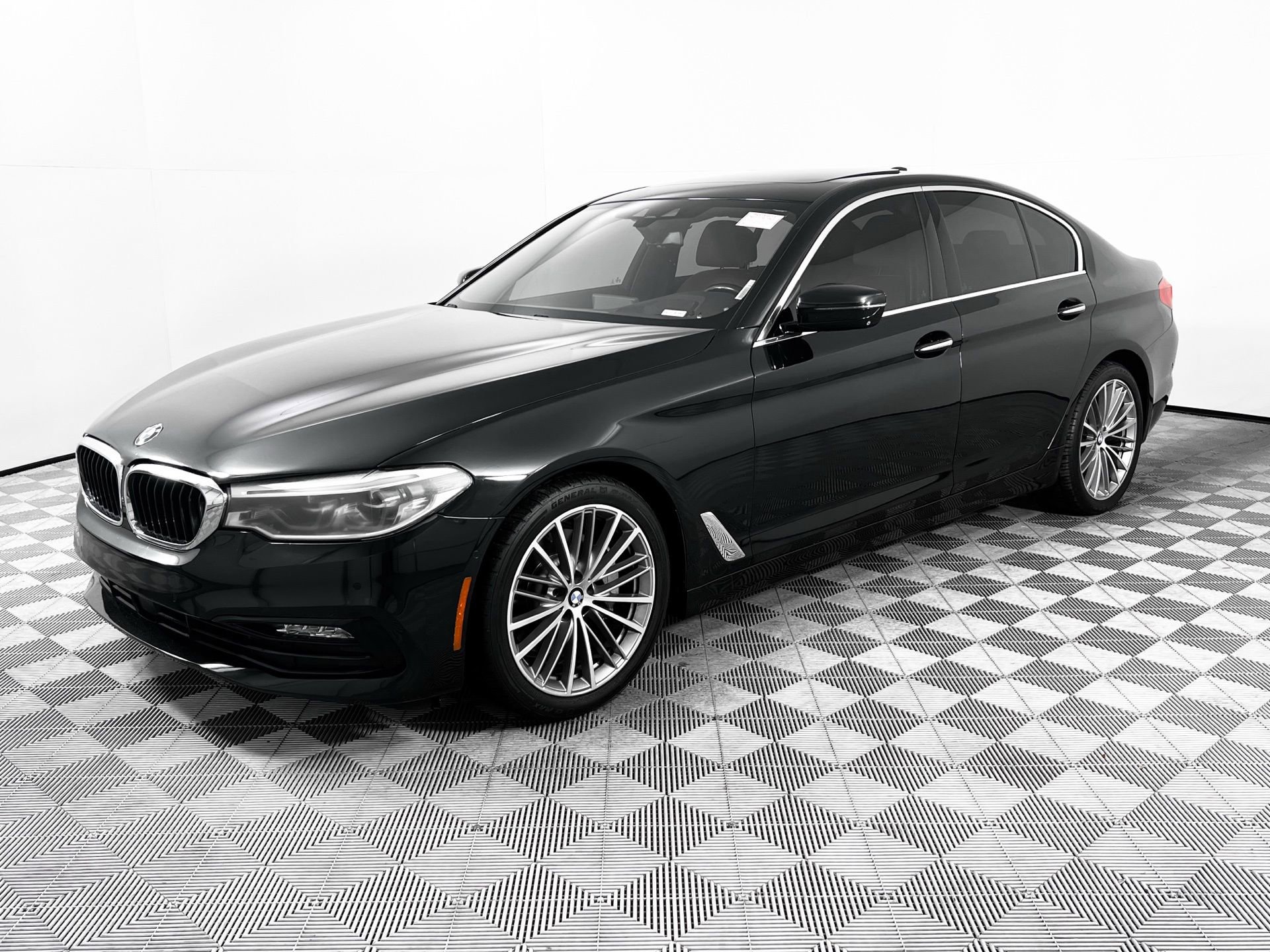 Used 2017 BMW 530i image 3