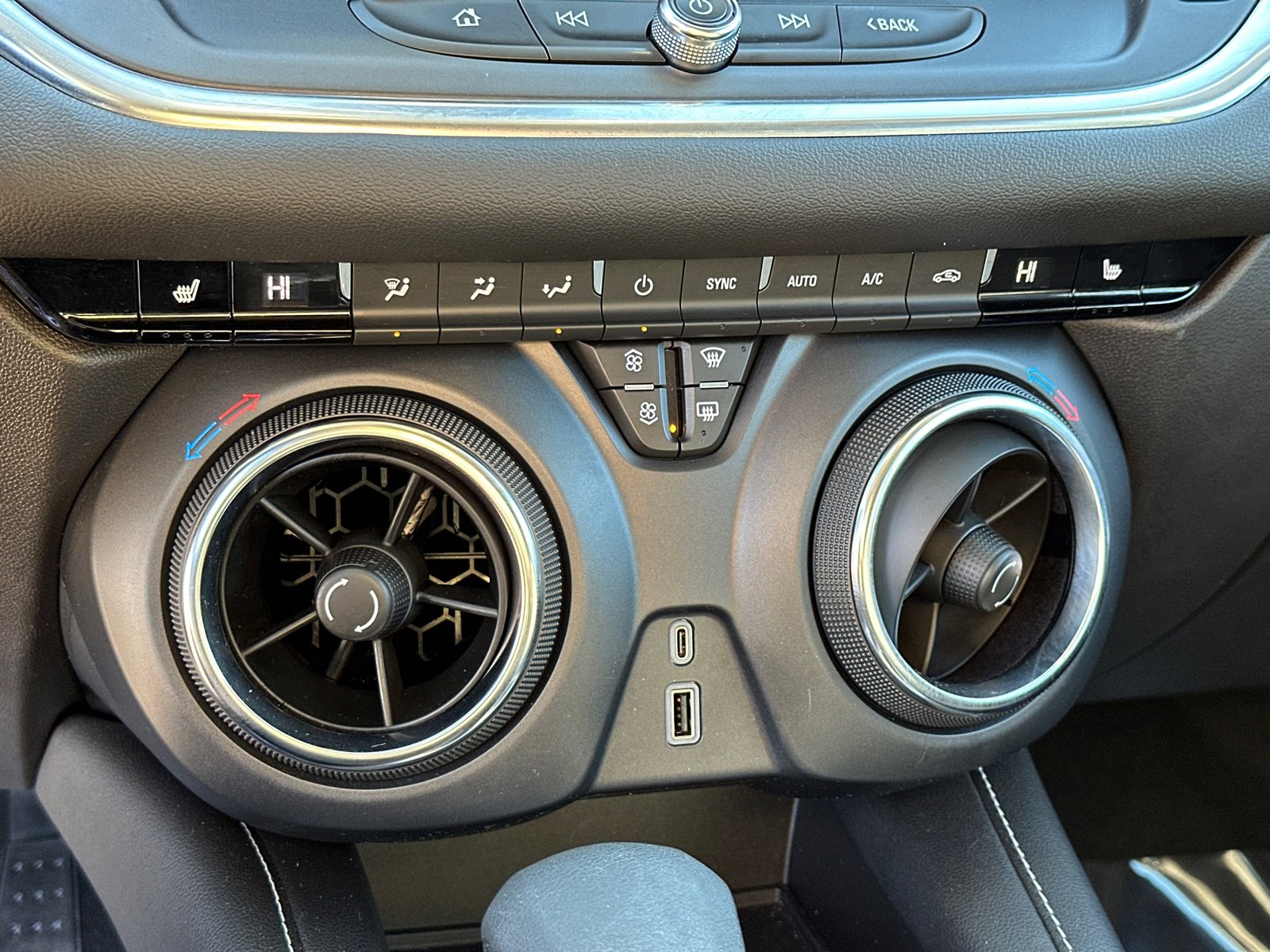 Used 2025 Chevrolet Blazer LT image 30