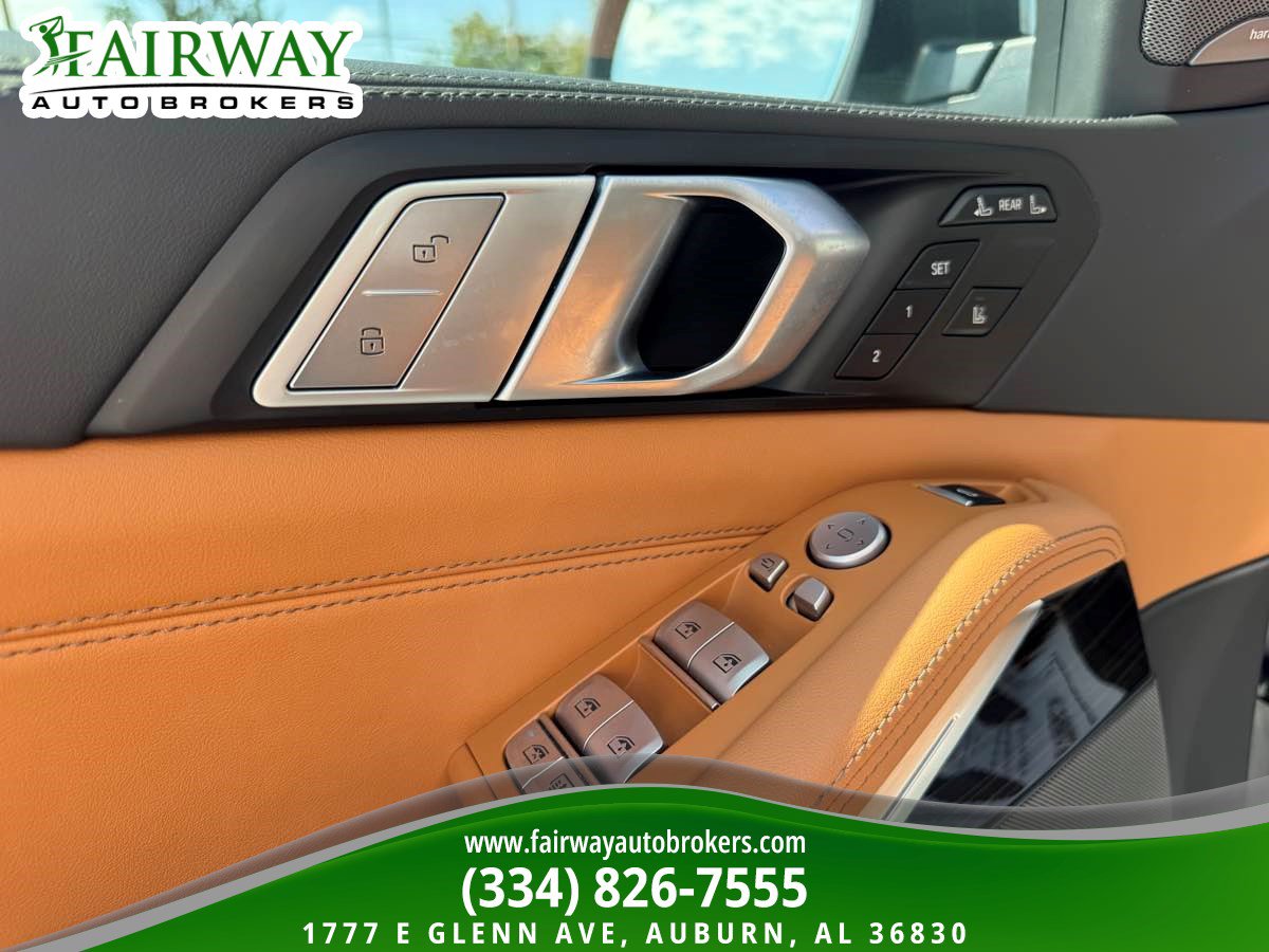 Used 2026 BMW X7 xDrive40i AWD/4WD image 16