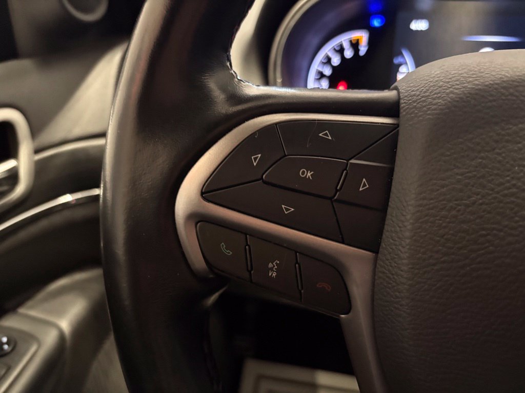 Used 2021 Jeep Grand Cherokee Limited AWD/4WD image 38
