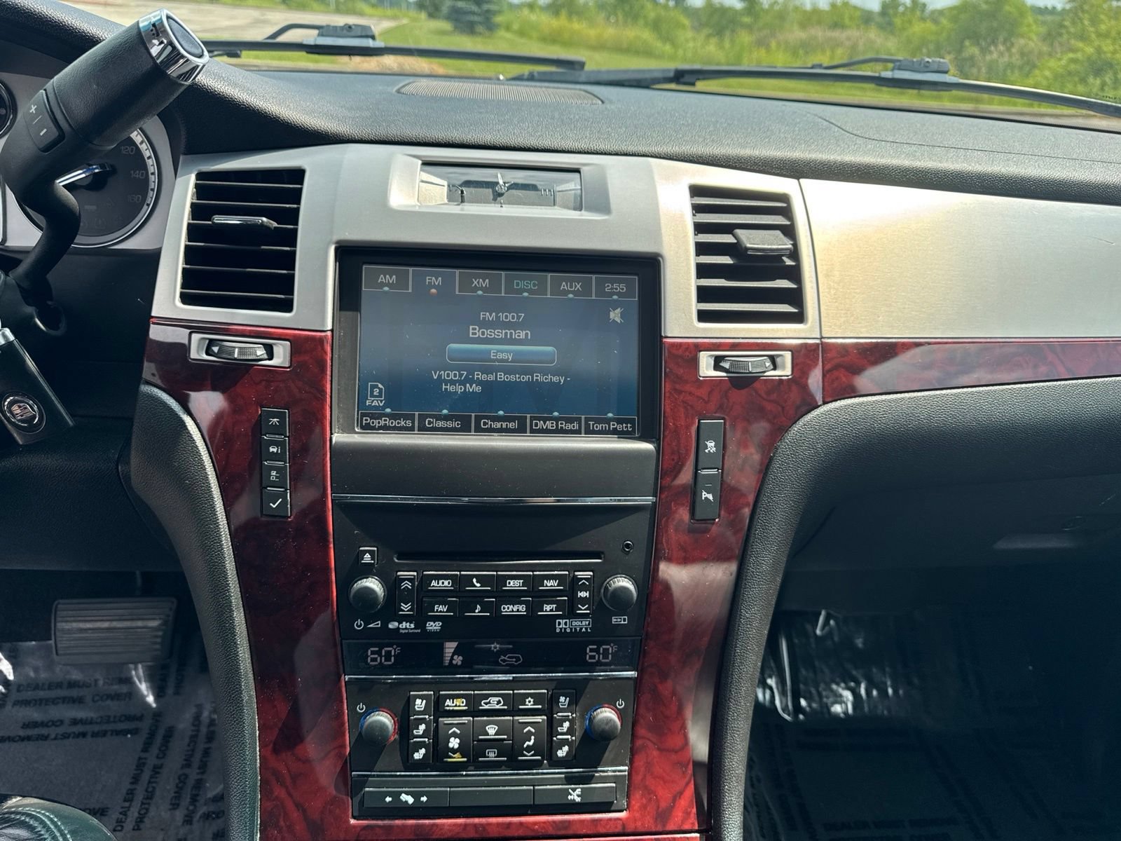 Used 2011 Cadillac Escalade EXT Premium AWD/4WD image 25