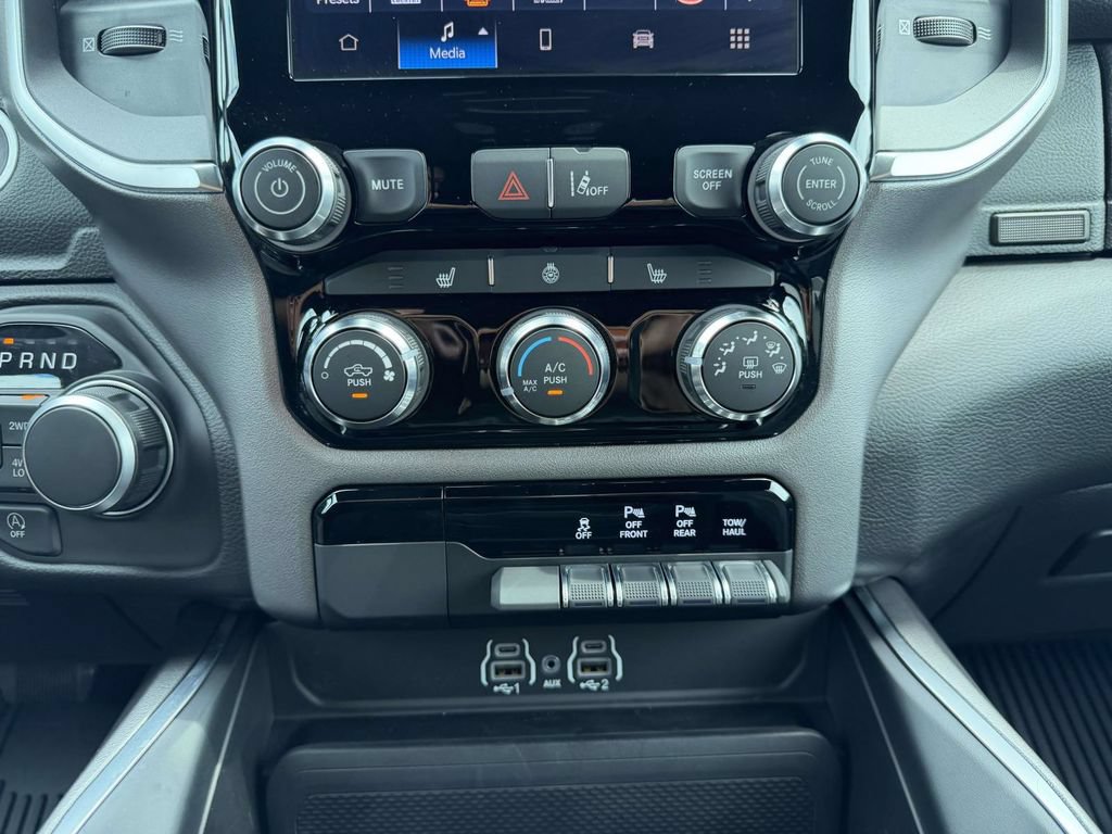 Used 2025 RAM 1500 Big Horn AWD/4WD image 25