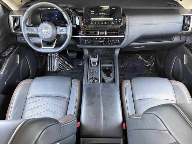 Used 2024 Nissan Pathfinder Platinum w/ Cargo Package AWD/4WD image 18