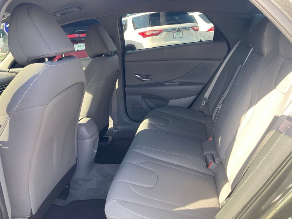 Used 2024 Hyundai Elantra SEL FWD image 15
