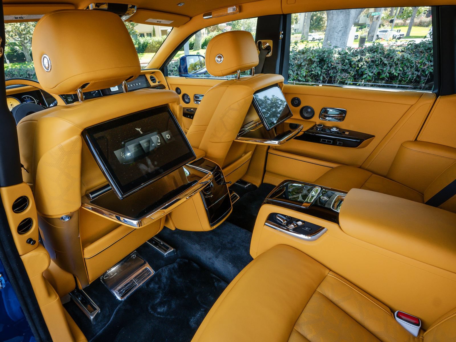 New 2027 Rolls-Royce Phantom Sedan RWD image 26