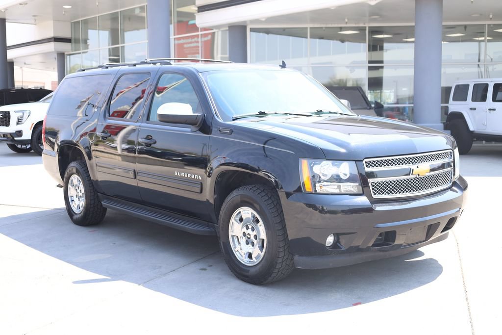 Used 2014 Chevrolet Suburban LT AWD/4WD image 8