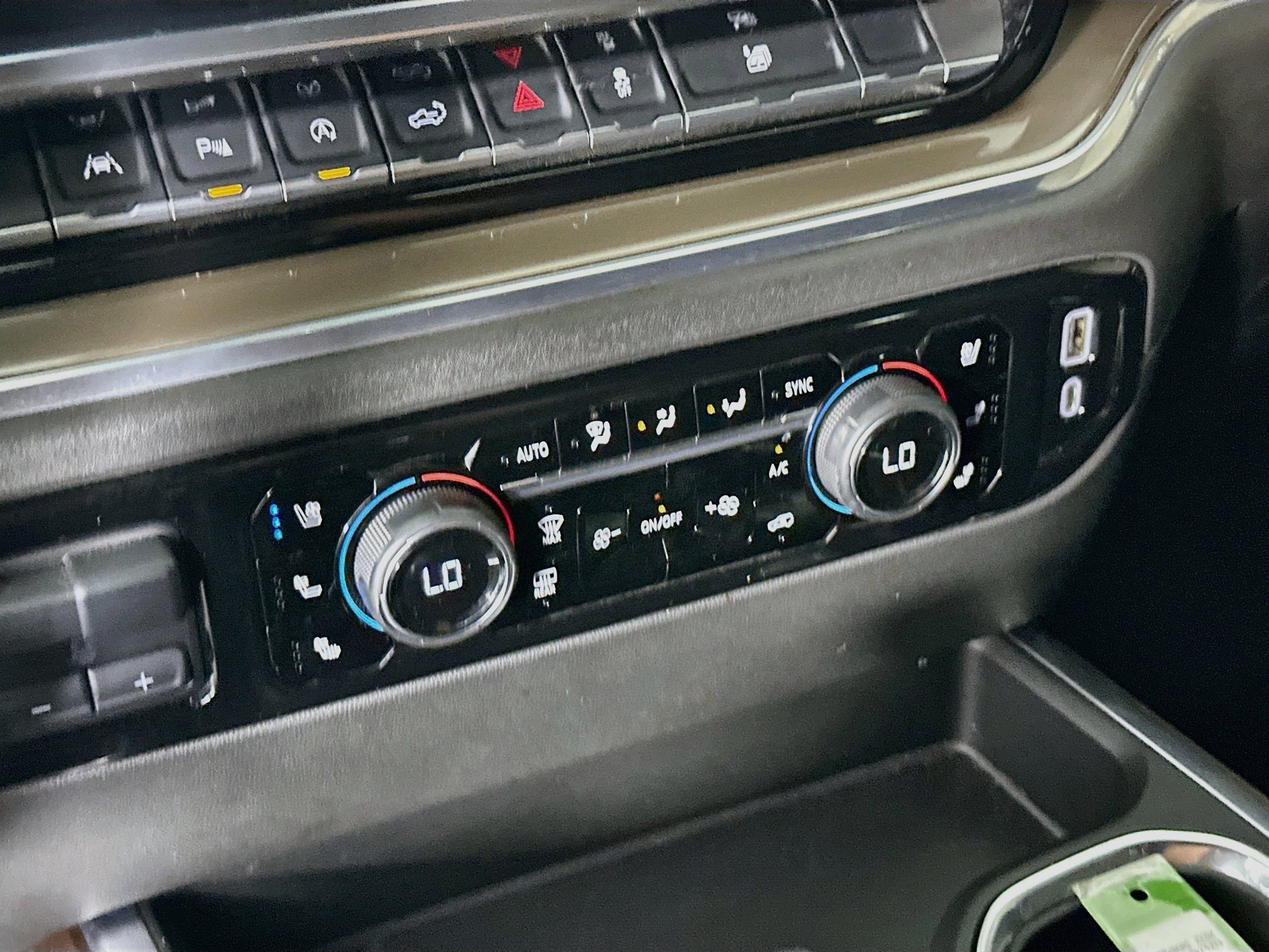 Used 2022 Chevrolet Silverado 1500 High Country w/ High Country Premium Package AWD/4WD image 24
