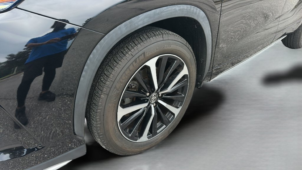 Used 2022 Toyota Highlander XSE FWD image 32