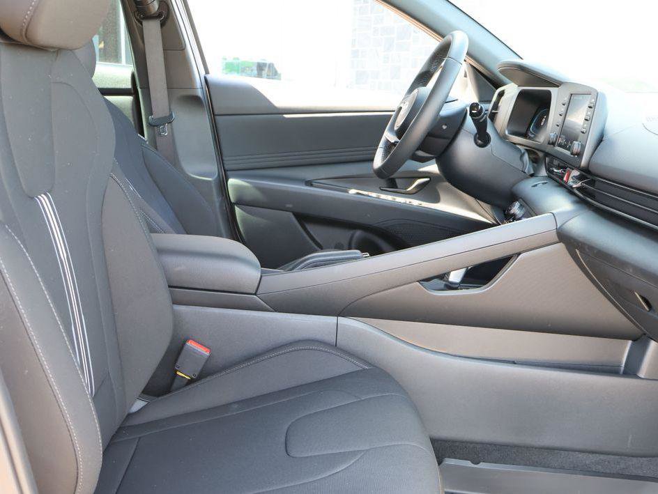 New 2026 Hyundai Elantra Sport image 14
