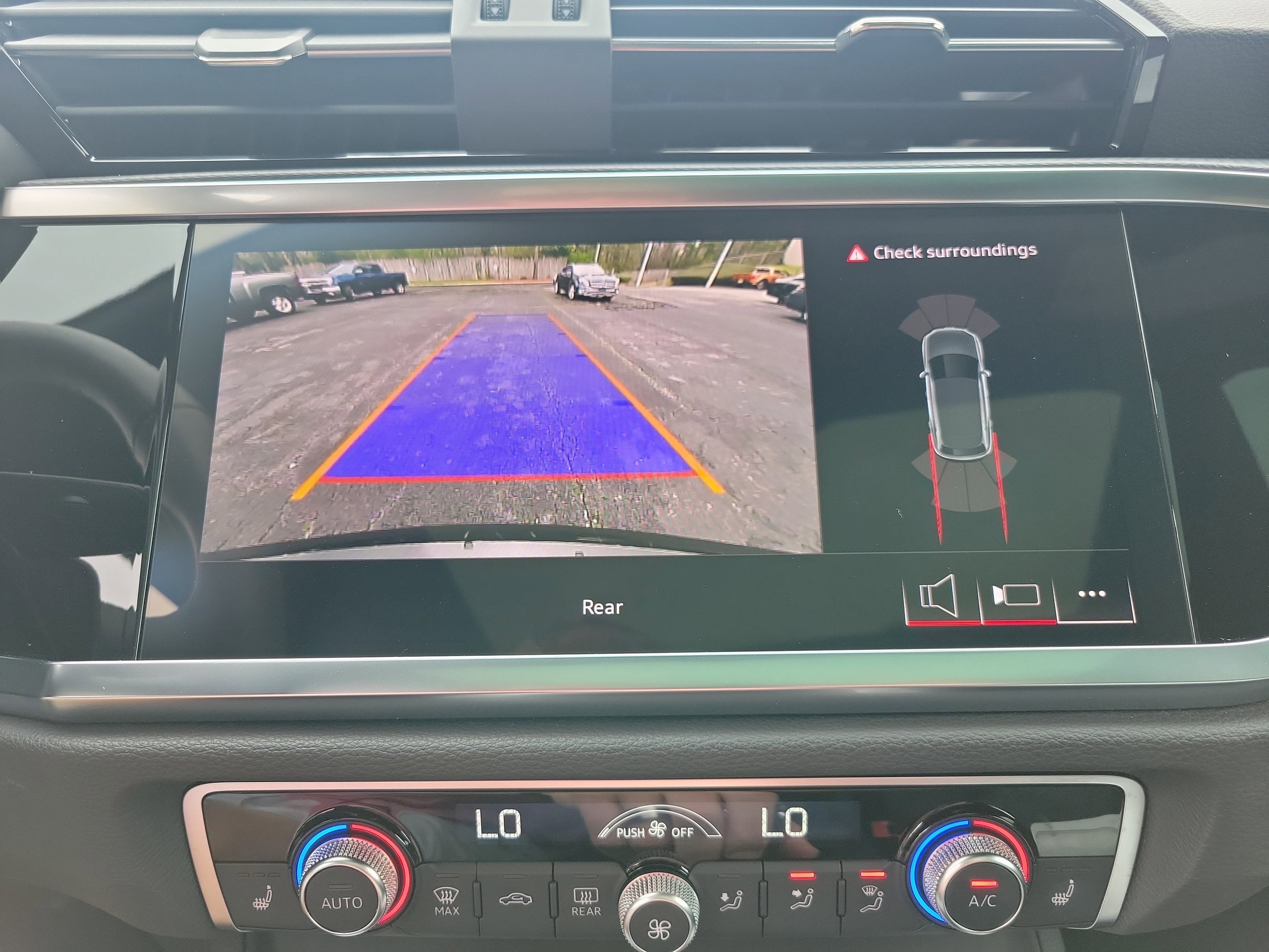 Used 2025 Audi Q3 2.0T Premium image 16