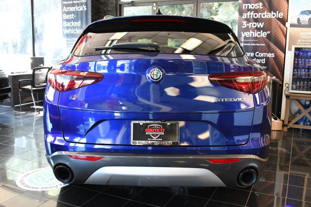 Used 2022 Alfa Romeo Stelvio Ti AWD/4WD image 12