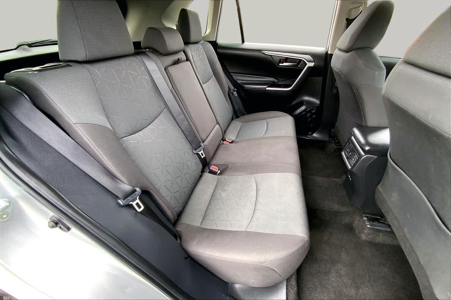 Used 2024 Toyota RAV4 XLE FWD image 18