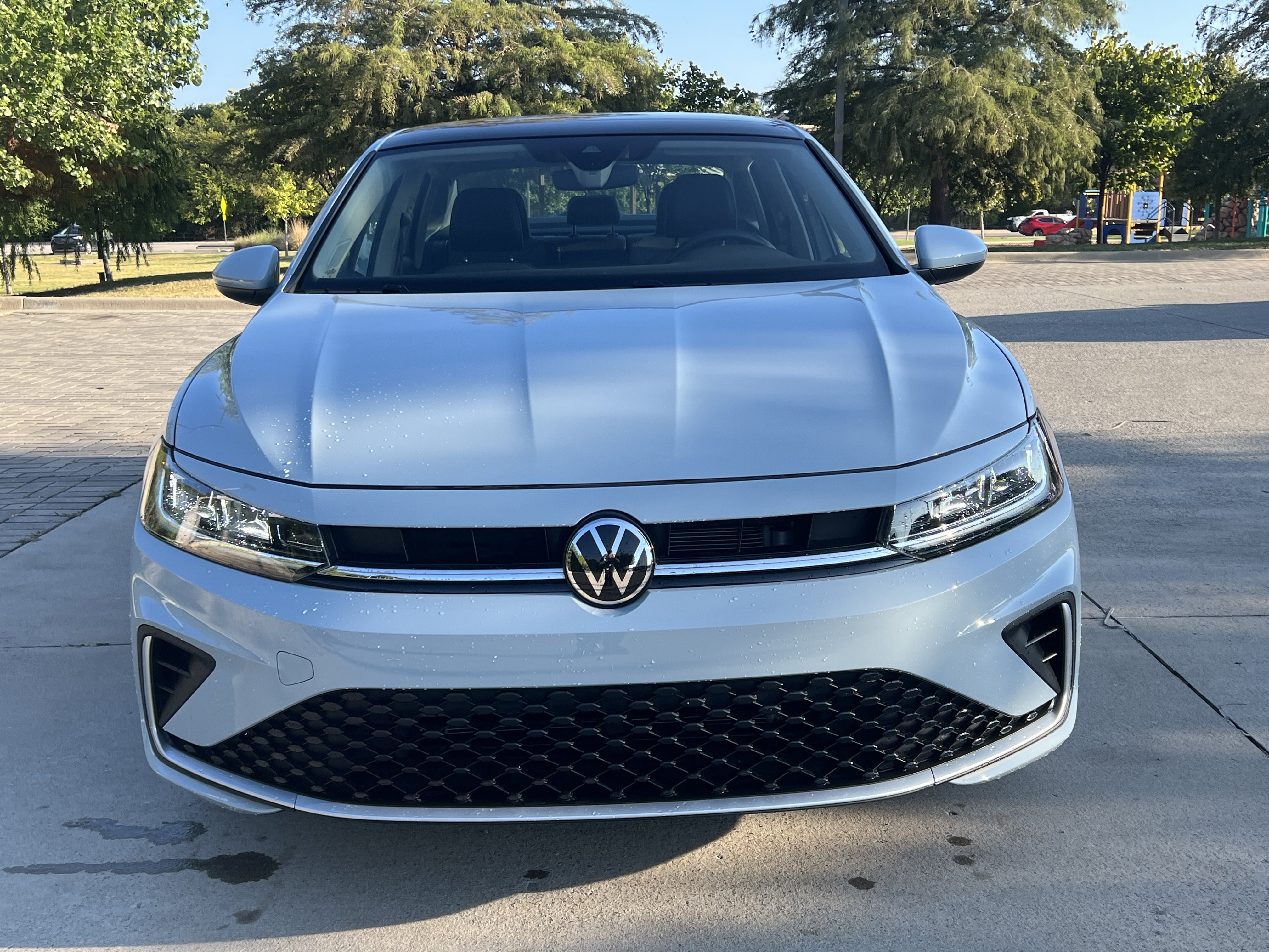 Certified 2025 Volkswagen Jetta SE w/ Sunroof Package FWD image 3