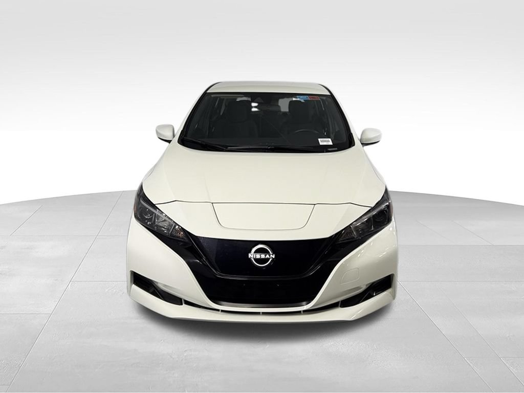 Used 2025 Nissan Leaf S FWD image 3