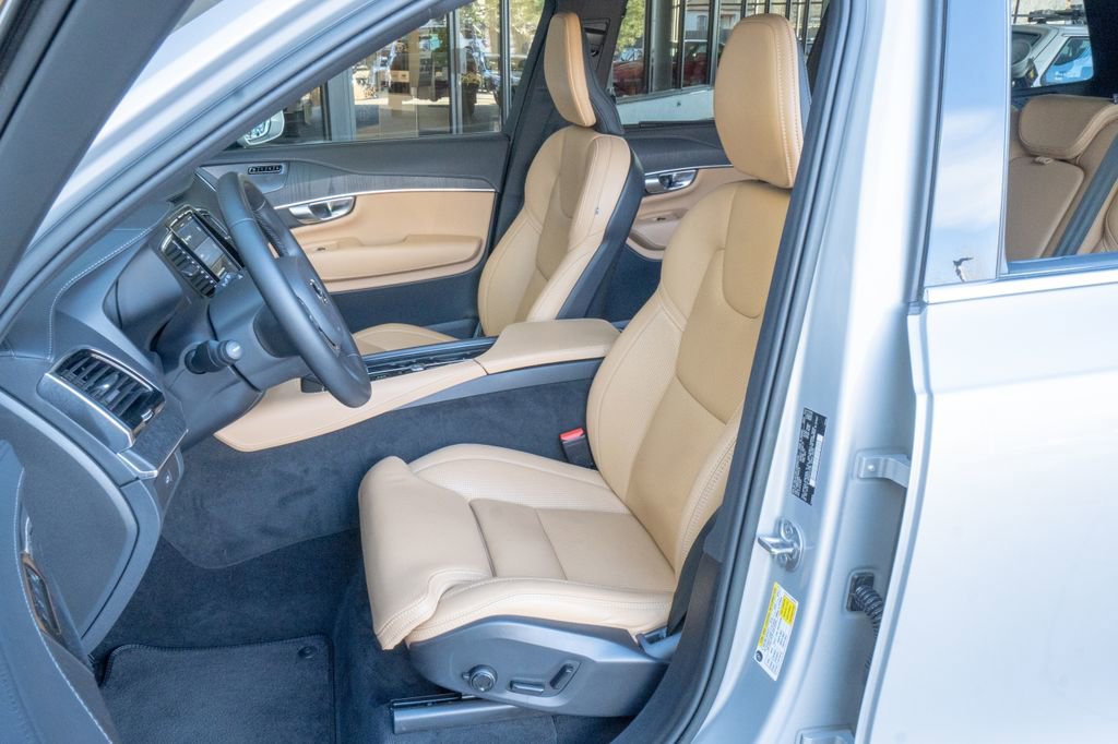 Used 2023 Volvo XC90 B6 Ultimate image 8