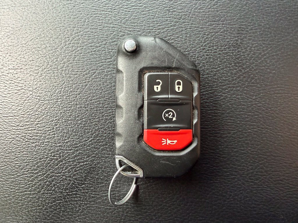 Used 2022 Jeep Wrangler Unlimited Sahara AWD/4WD image 26