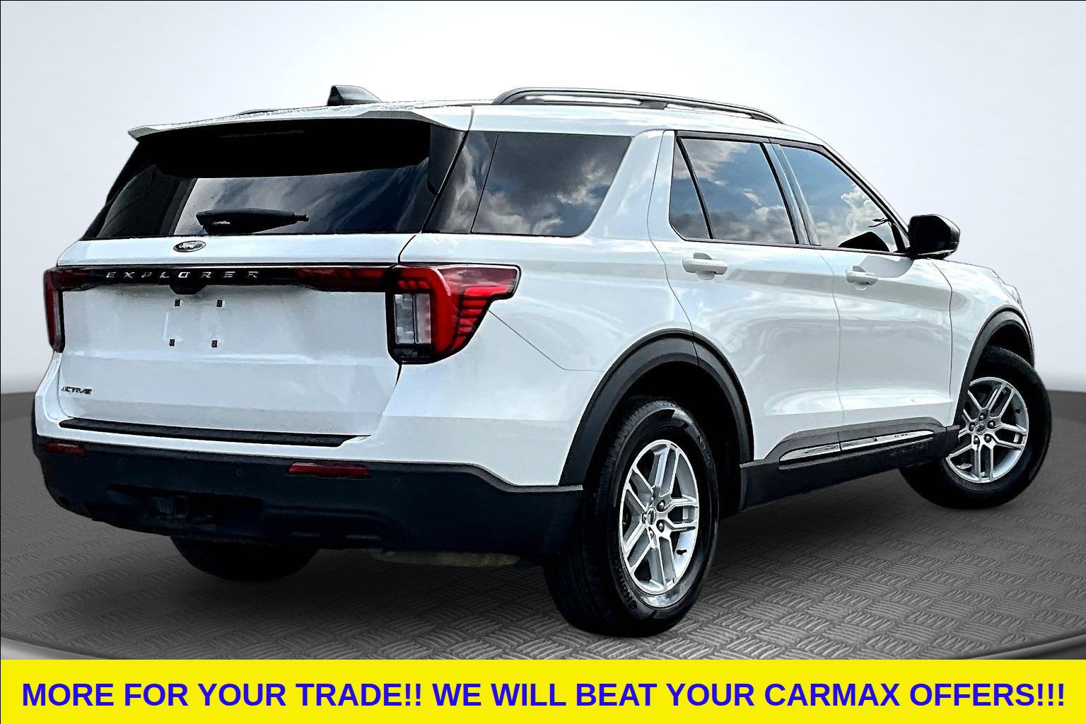 Used 2026 Ford Explorer Active RWD image 5