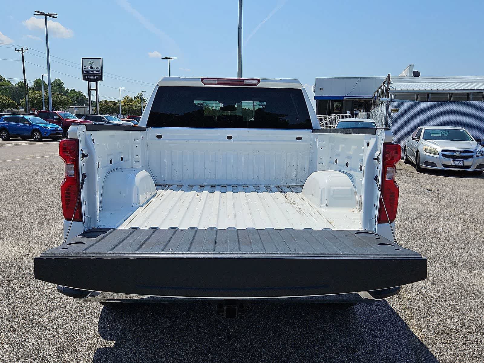 Used 2023 Chevrolet Silverado 1500 LT AWD/4WD image 31