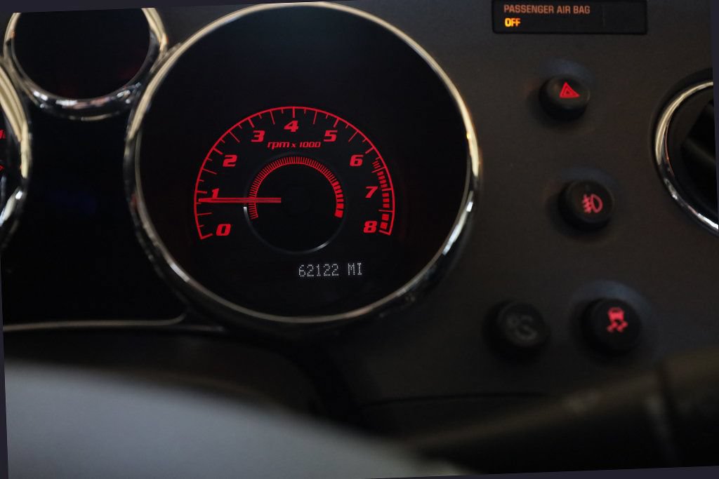 Used 2008 Pontiac Solstice GXP w/ Premium Package RWD image 12