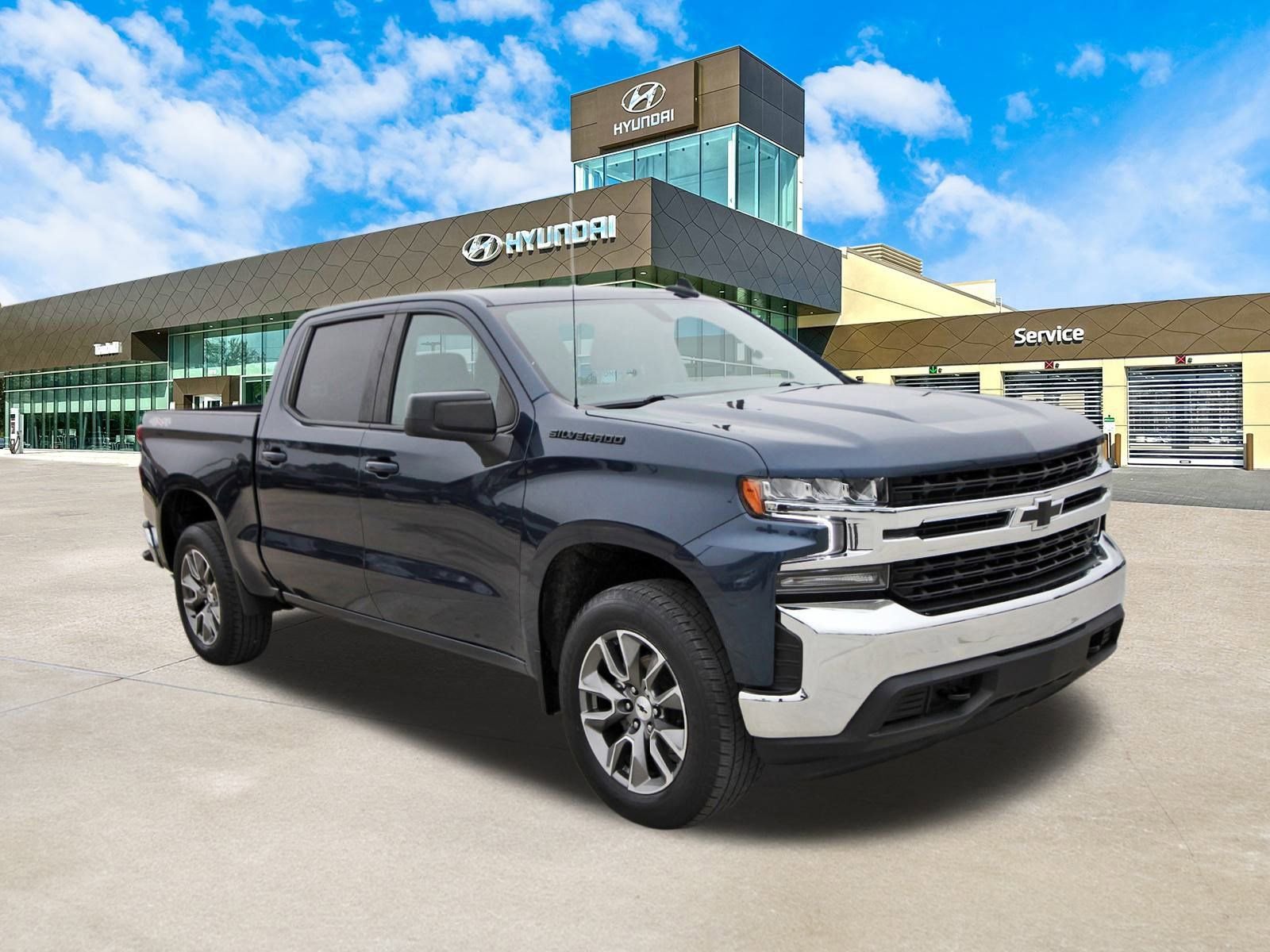Used 2021 Chevrolet Silverado 1500 LT image 3