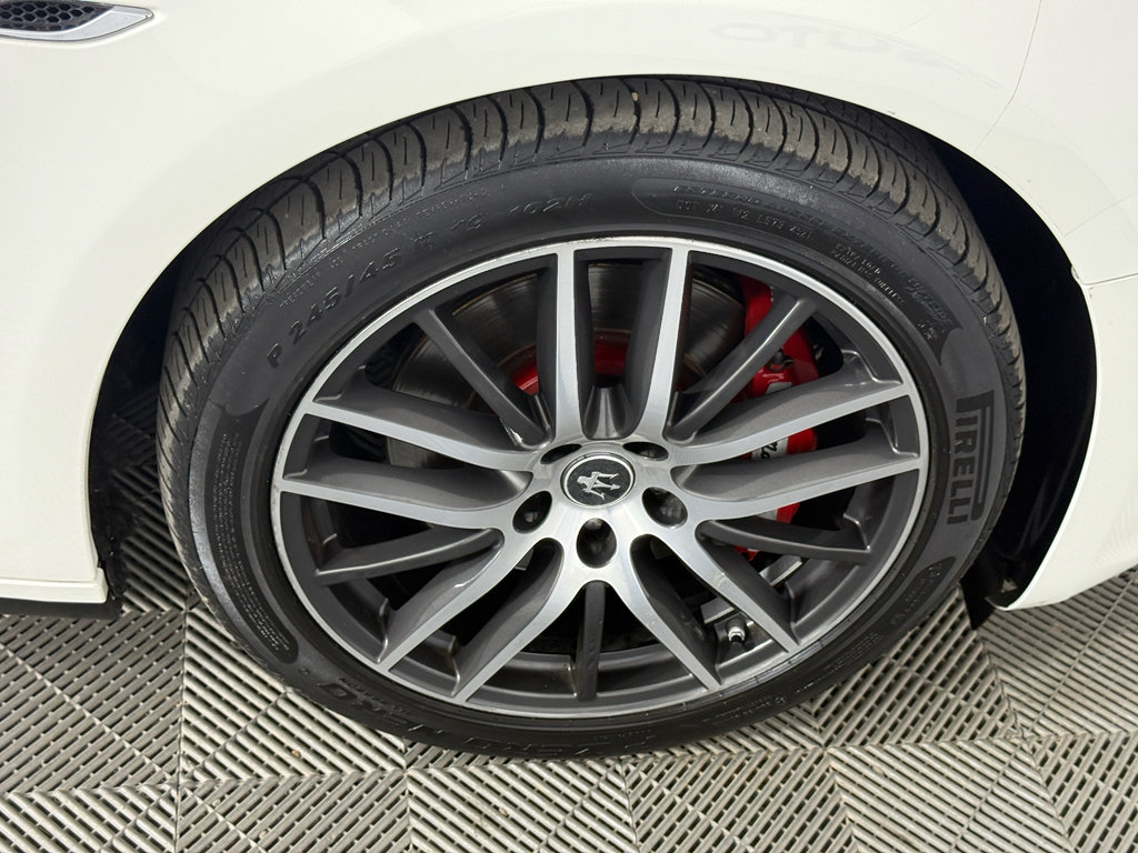 Used 2016 Maserati Ghibli Base image 12