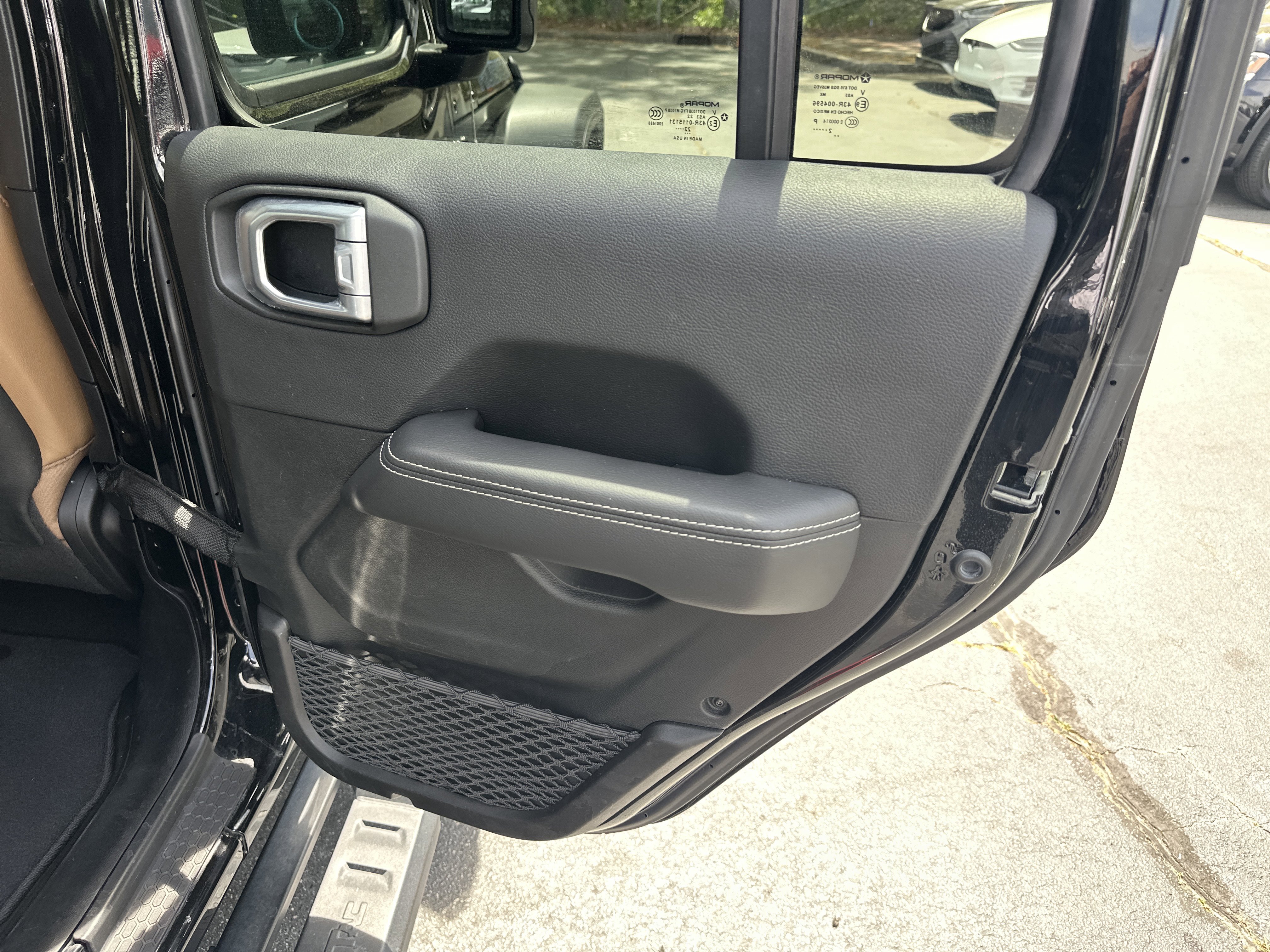 Used 2023 Jeep Wrangler Unlimited Rubicon 4xe w/ Cold Weather Group AWD/4WD image 20