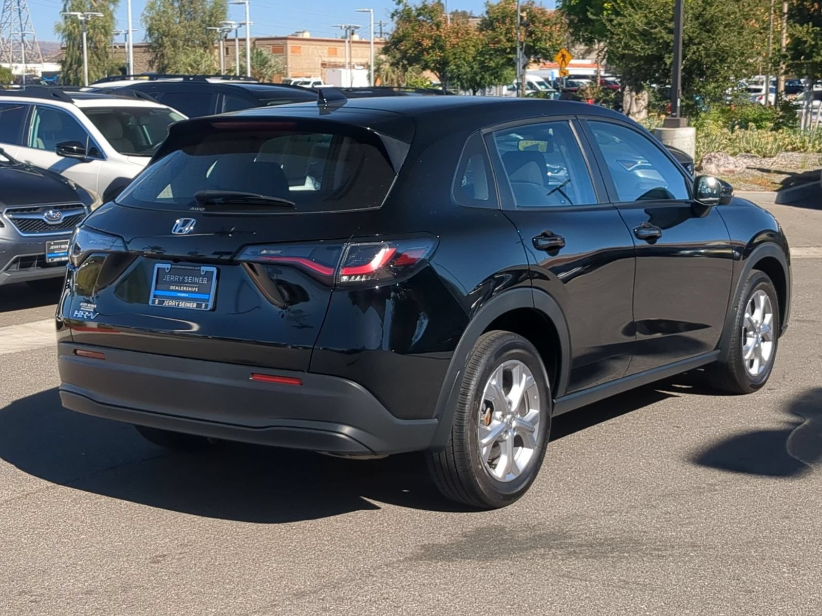 Used 2024 Honda HR-V LX image 5