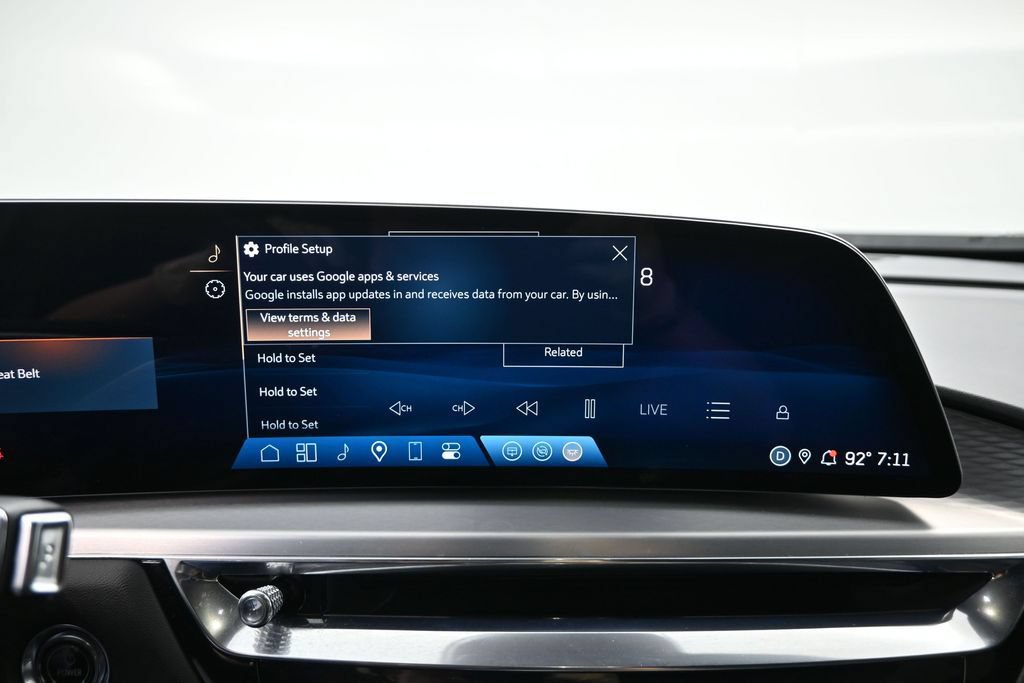 Certified 2025 Cadillac Lyriq Luxury AWD/4WD image 11