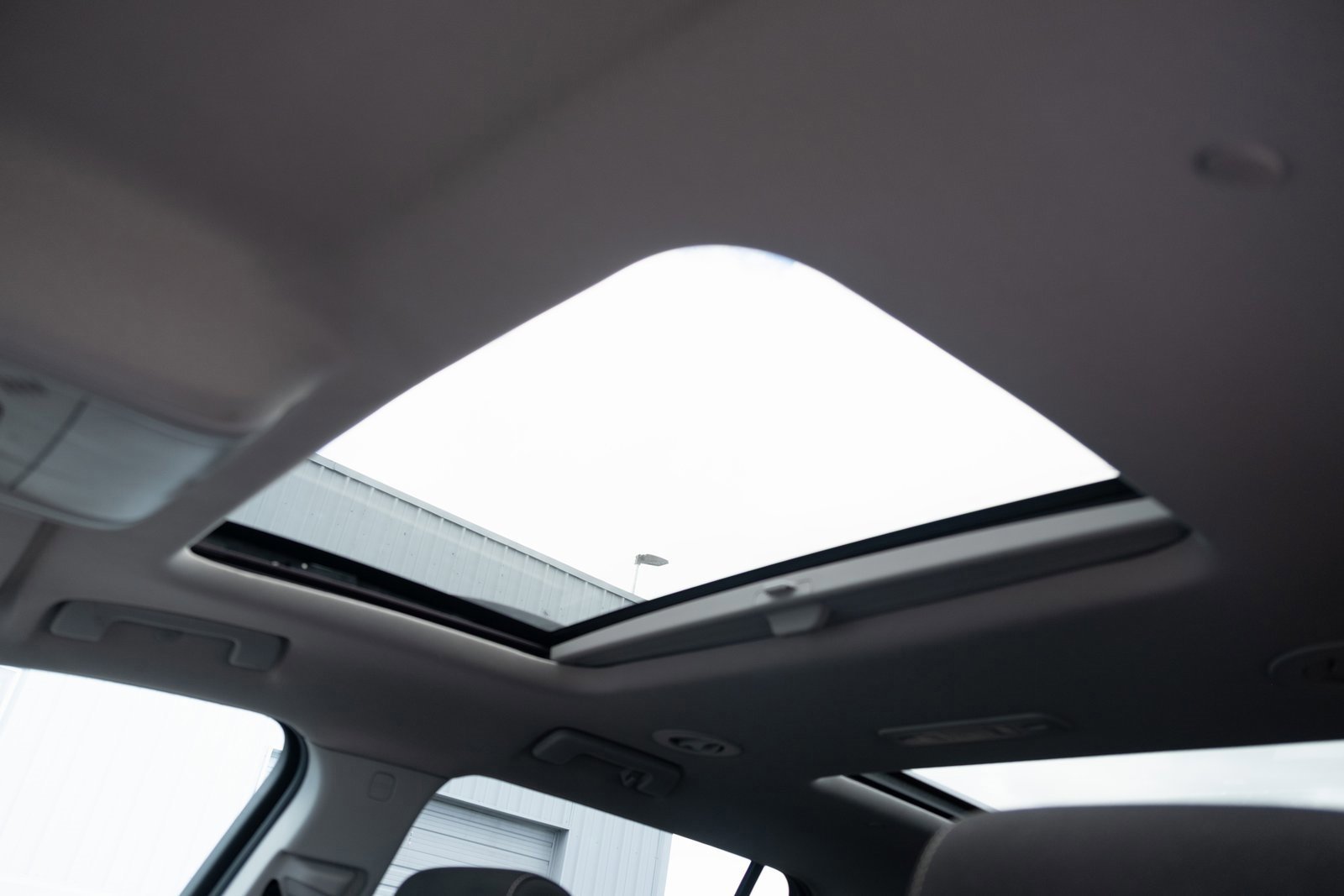 Used 2022 GMC Acadia SLE image 13