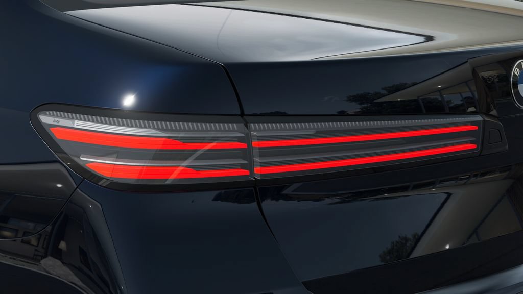 New 2027 BMW 740i RWD image 8