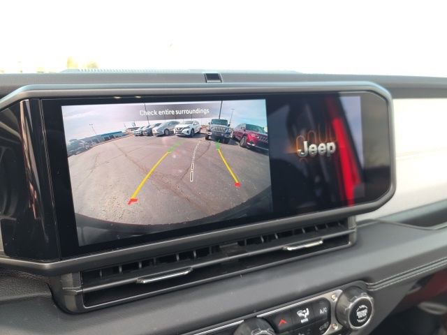 Used 2025 Jeep Wrangler Sahara 4xe w/ Safety Group image 39