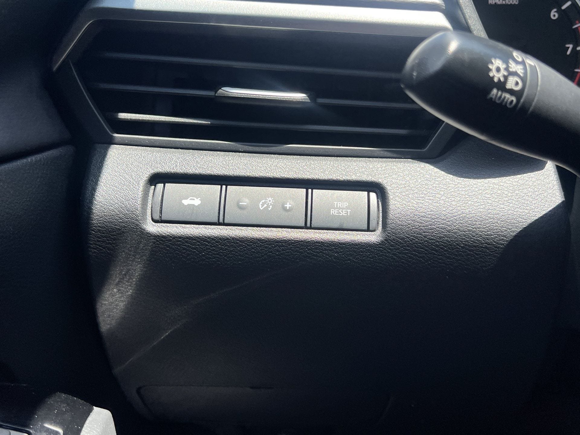 Used 2024 Nissan Altima 2.5 SR FWD image 13