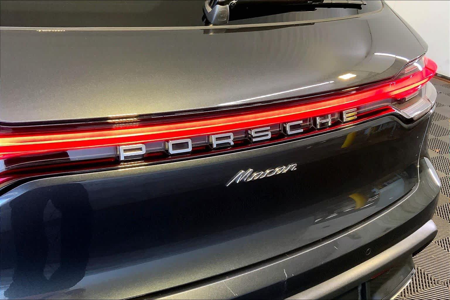 Used 2024 Porsche Macan AWD/4WD image 33