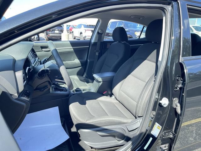 Used 2019 Hyundai Elantra SE w/ Cargo Package FWD image 17