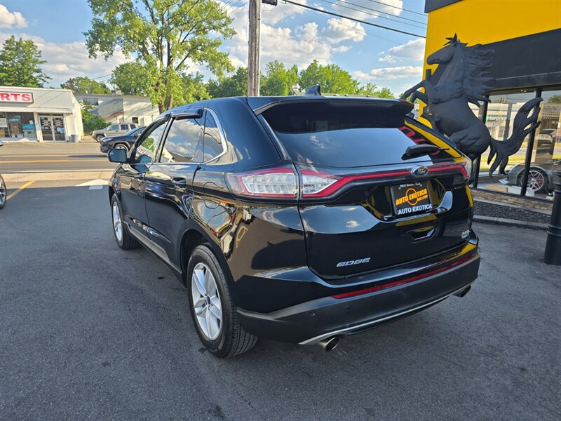 Used 2018 Ford Edge SEL w/ Equipment Group 201A AWD/4WD image 2