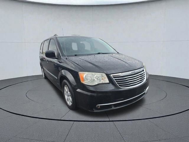 Used 2011 Chrysler Town & Country Touring FWD image 7