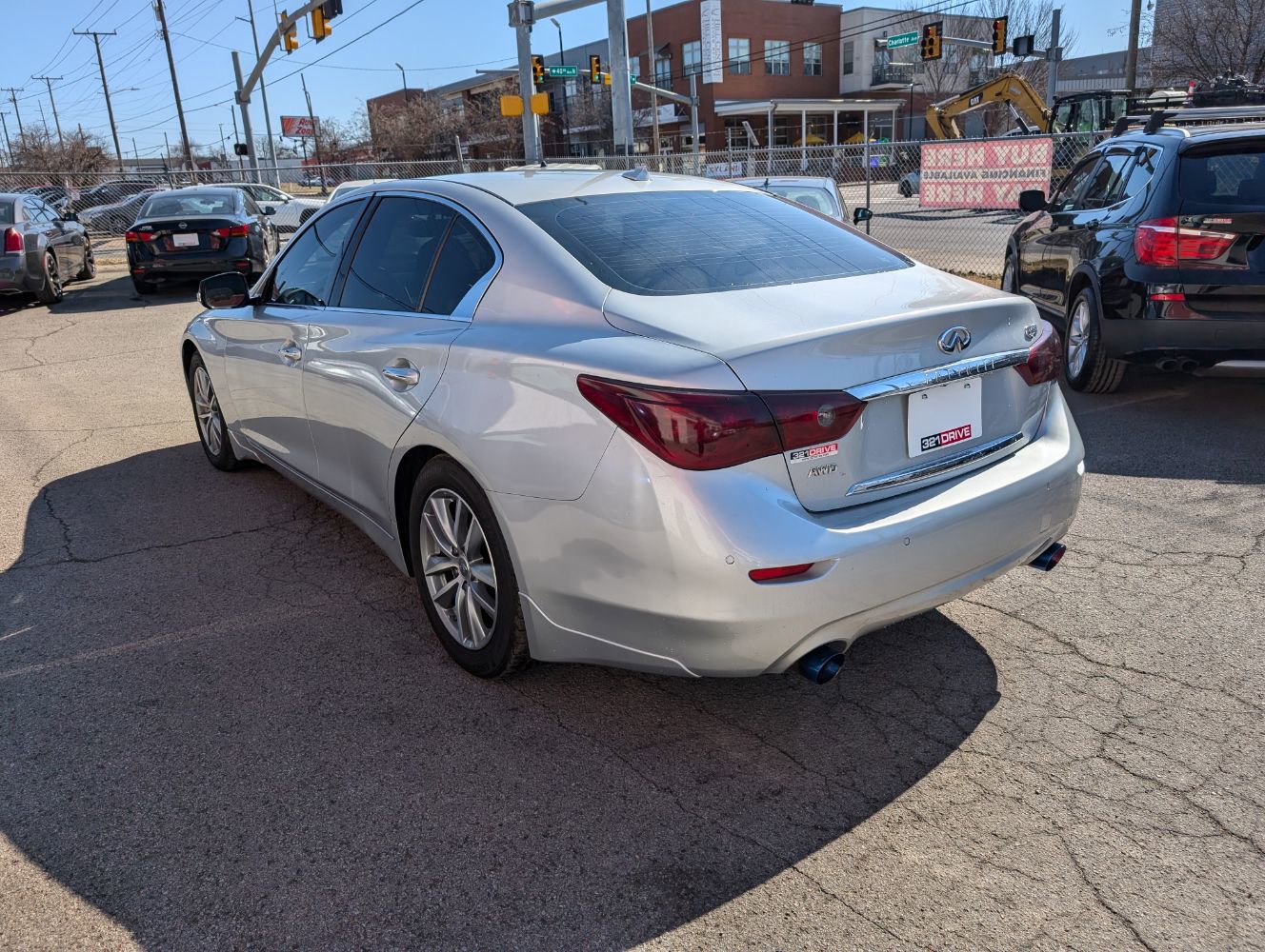 Used 2015 INFINITI Q50 Premium w/ Deluxe Technology Package AWD/4WD image 8