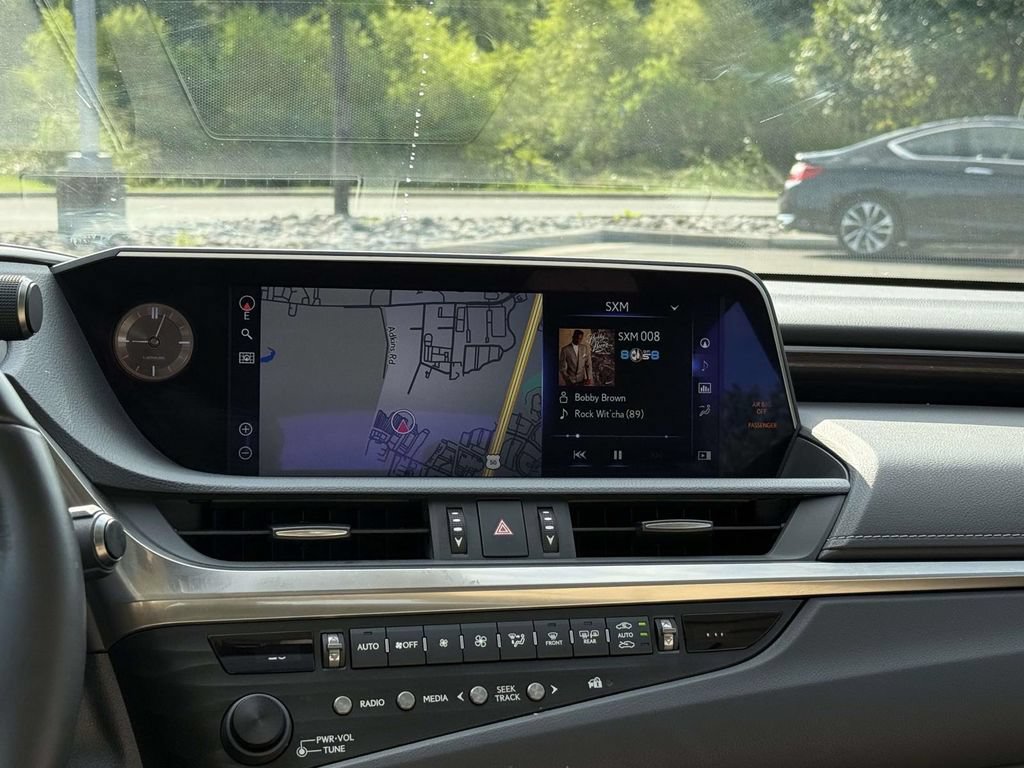 Used 2020 Lexus ES 300h w/ Accessory Package FWD image 10