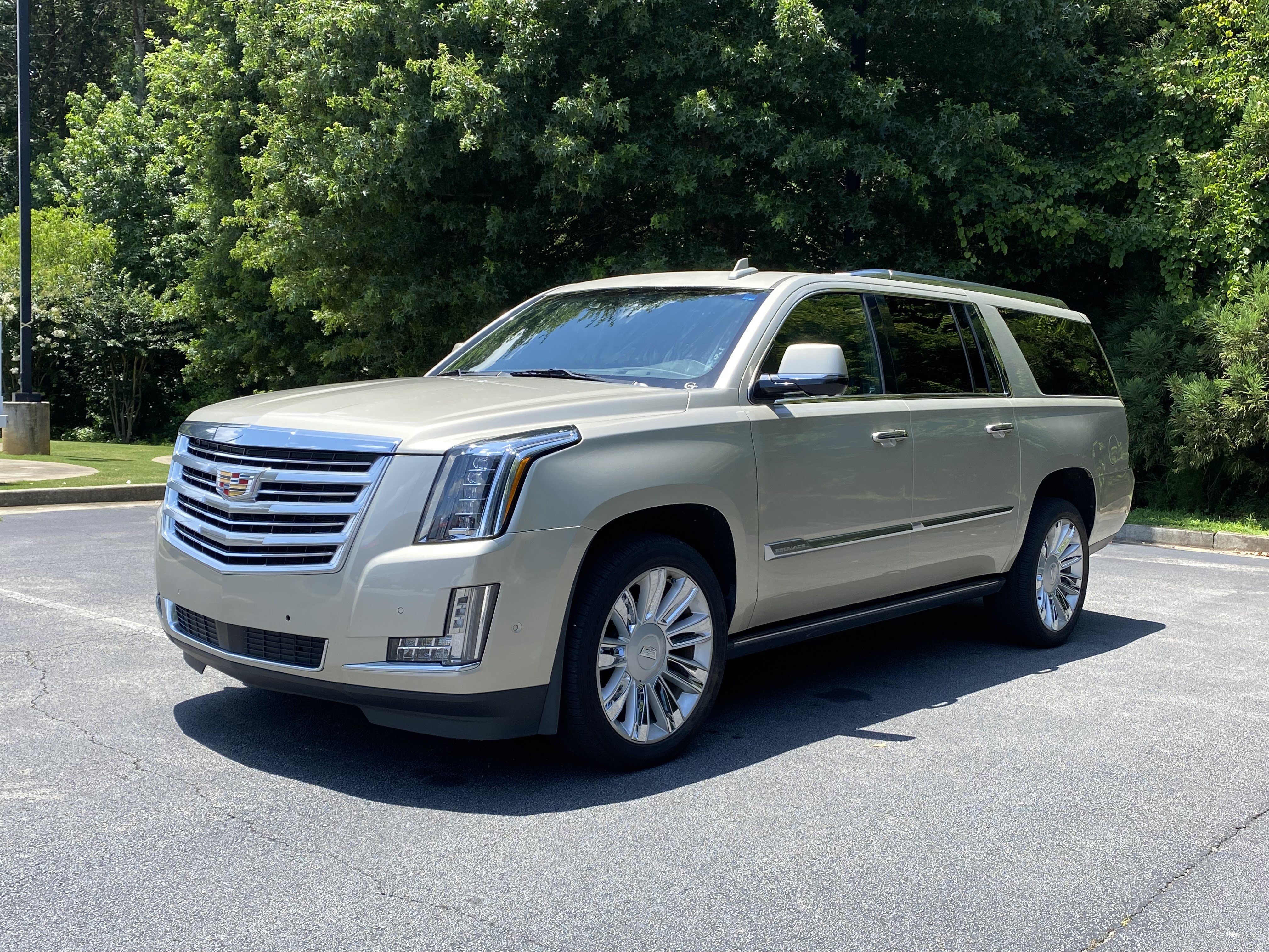 Used 2017 Cadillac Escalade ESV Platinum AWD/4WD image 5