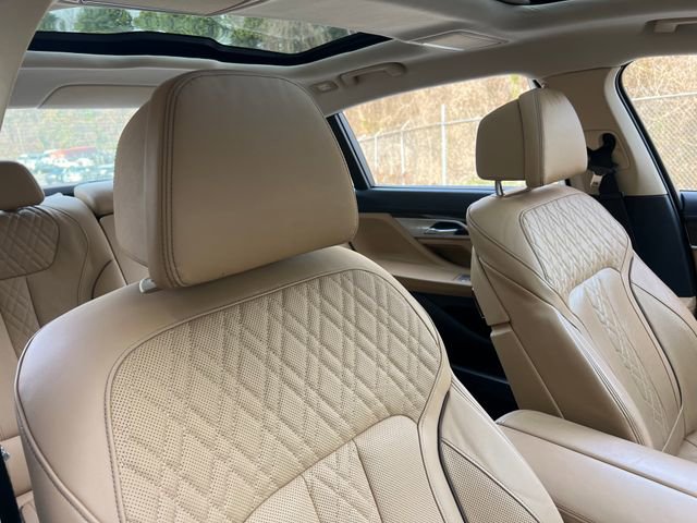 Used 2019 BMW 740i w/ Executive Package image 36